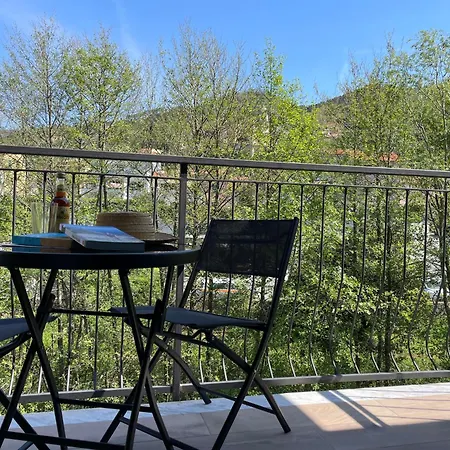 Casa Candida, Dina